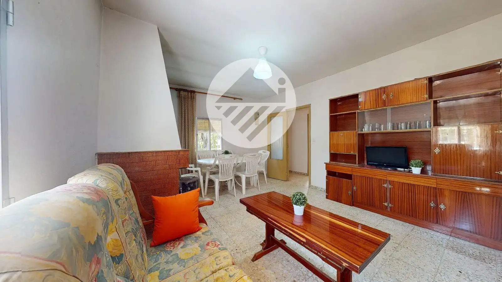 Chalet con piscina en venta en RIO HENARES
