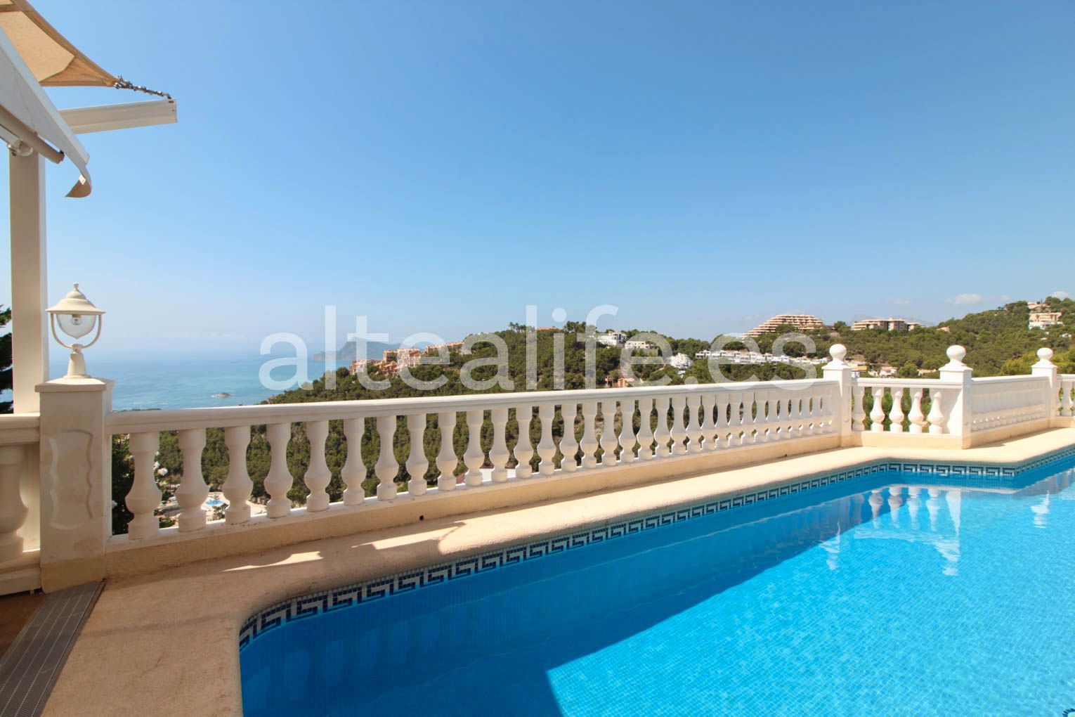 Swimming pool of House or chalet for sale in Altea  with Air Conditioner, Heating and Private garden