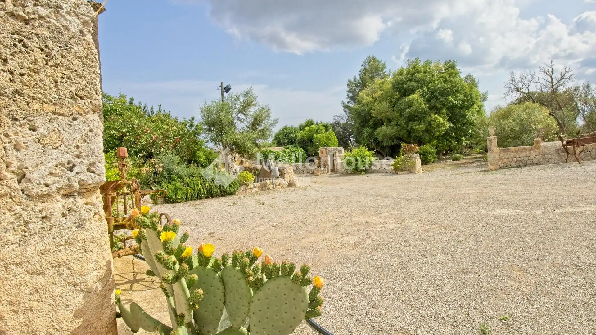 Country homes for sale in Ariany  with Air Conditioner, Private garden and Terrace