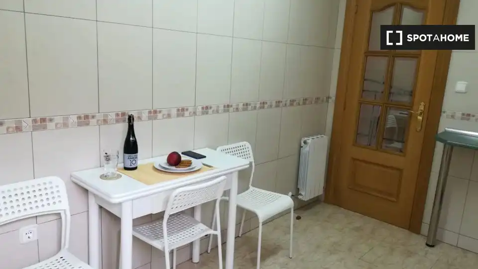 Comedor de Piso de alquiler en Zaragoza con Aire acondicionado, Calefacción y Amueblado