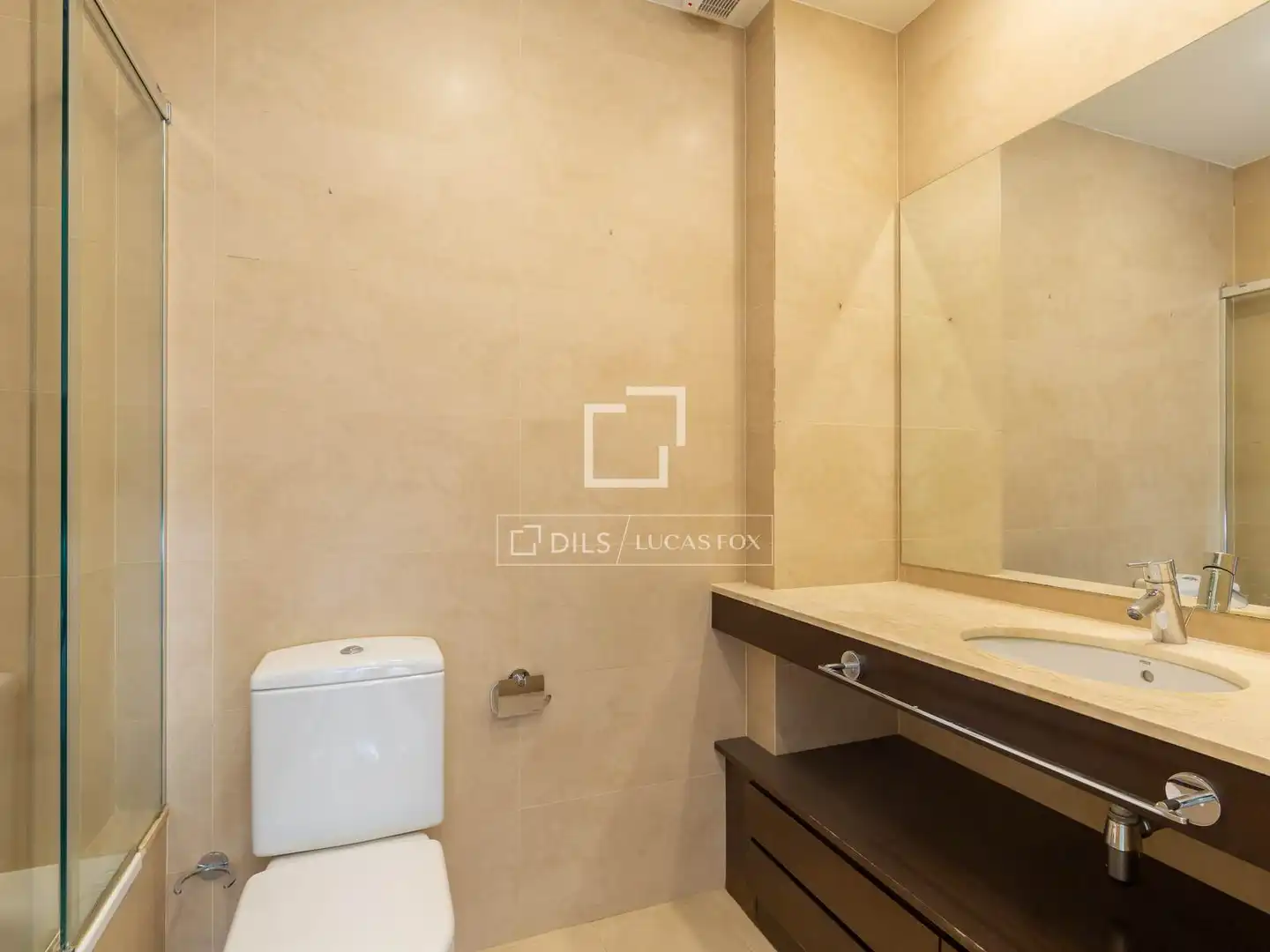 Baño de Piso en venta en Sant Just Desvern con Aire acondicionado y Balcón