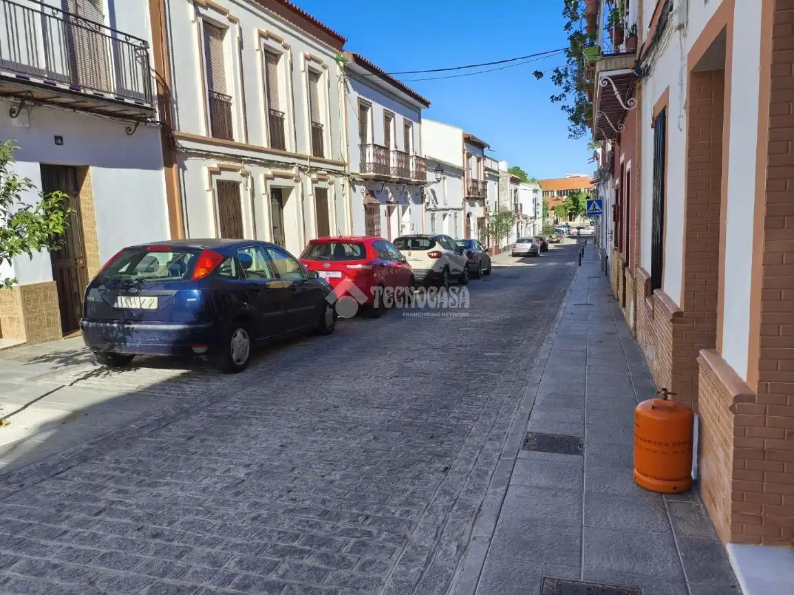 Pis amb terrassa en venda a Pilas, imagen 2
