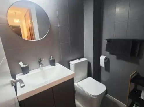 Bathroom of Flat for sale in Madrid  with Terrace, Storage room and Washing machine