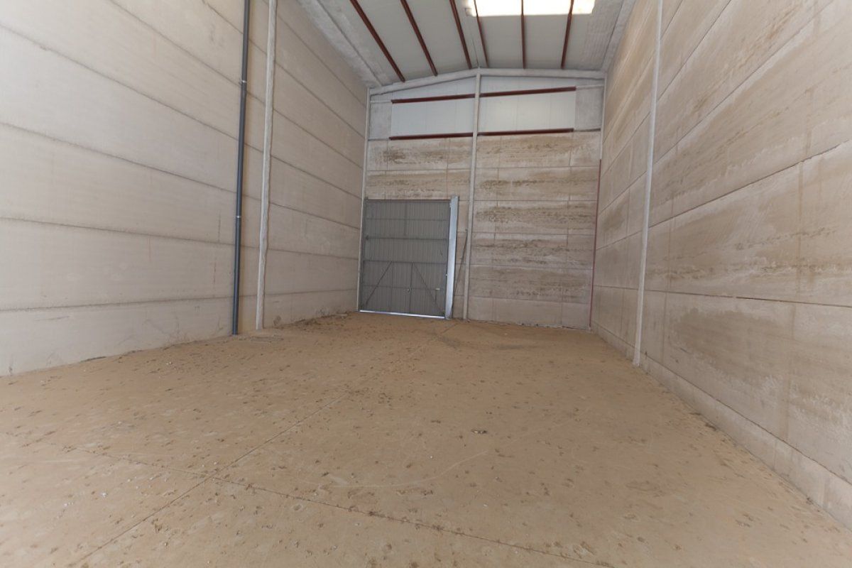 Nave industrial de alquiler en Calle BALEARES