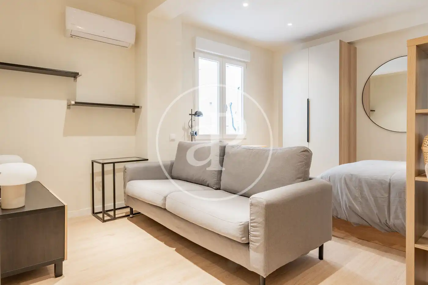 Living room of Flat for sale in Madrid  with Air Conditioner, Heating and Storage room