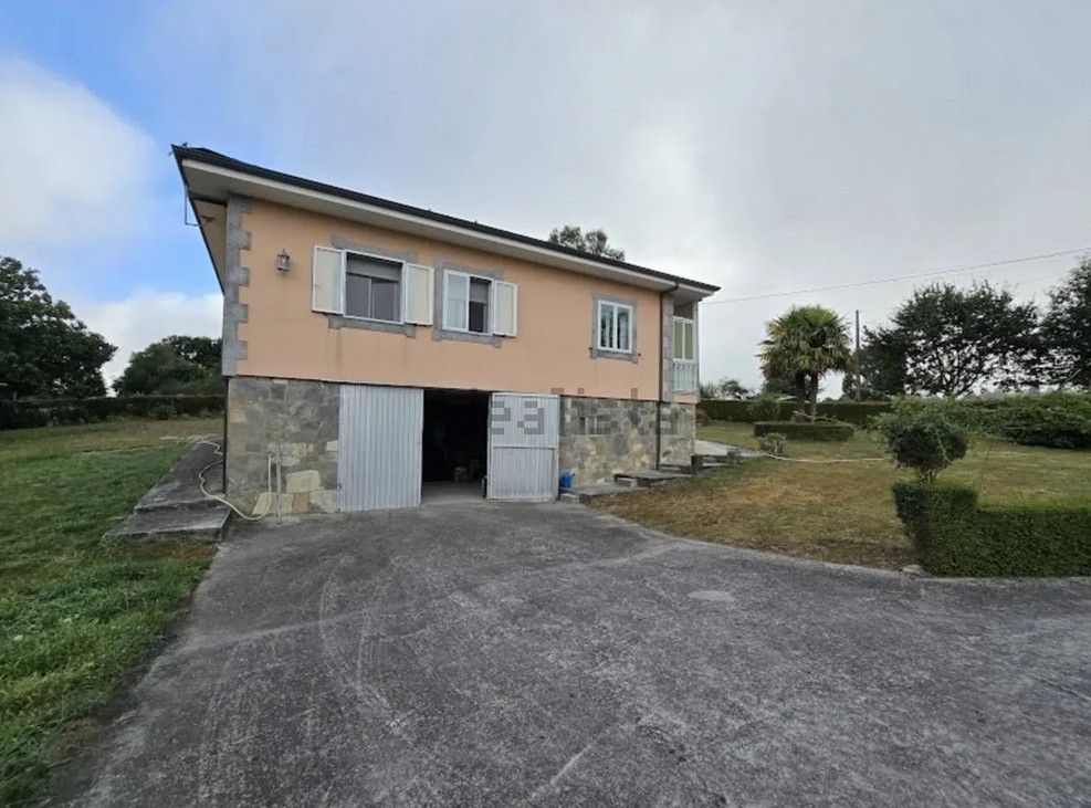 Vista exterior de Casa o xalet en venda en Guntín amb Jardí privat i Moblat