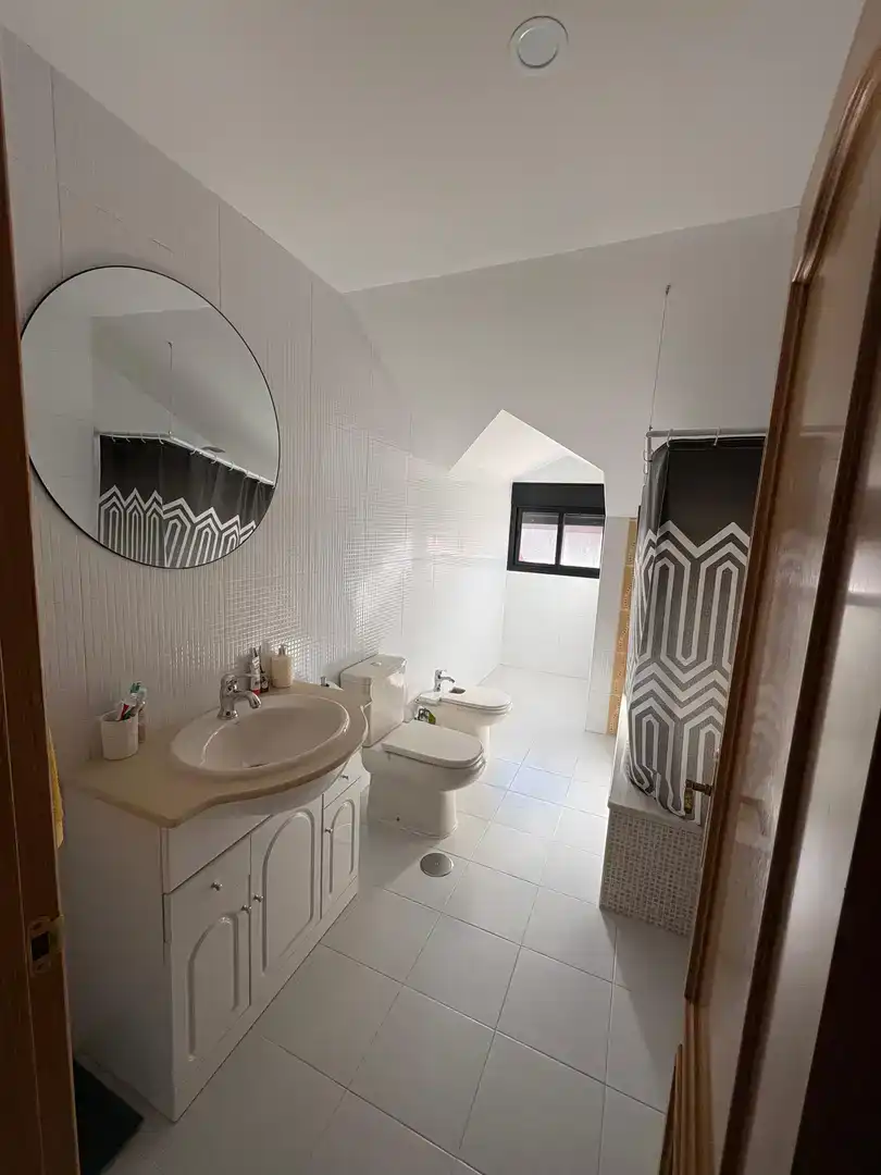 Badezimmer von Maisonette zum Verkauf in Fuenlabrada mit Parkett, Abstellraum und Möbliert
