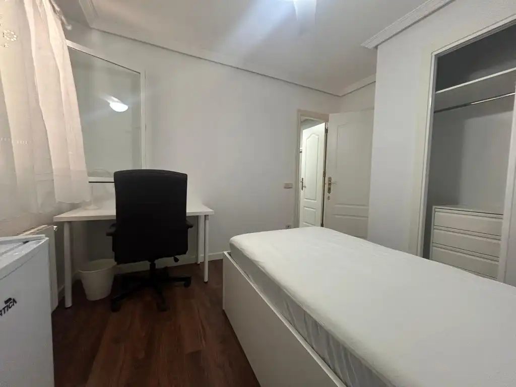 Habitación en Calle Francisco Pizarro, Villanueva de la Cañada ciudad