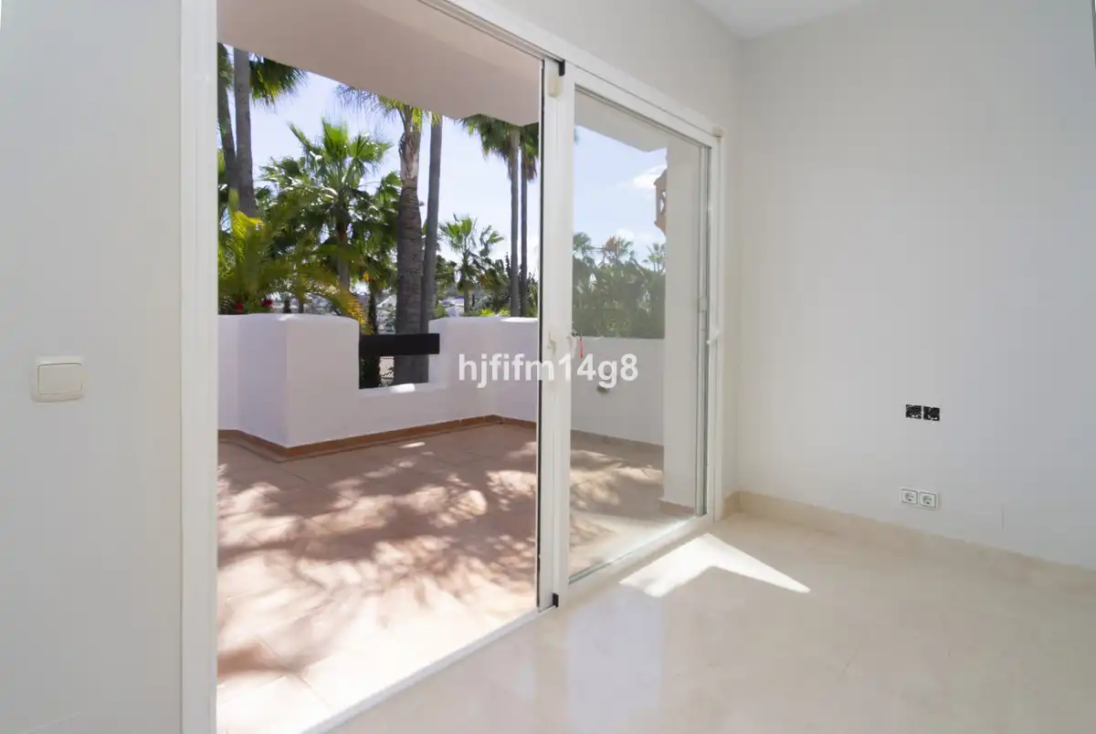 Piso con ascensor en venta en Nueva Andalucía, imagen 10