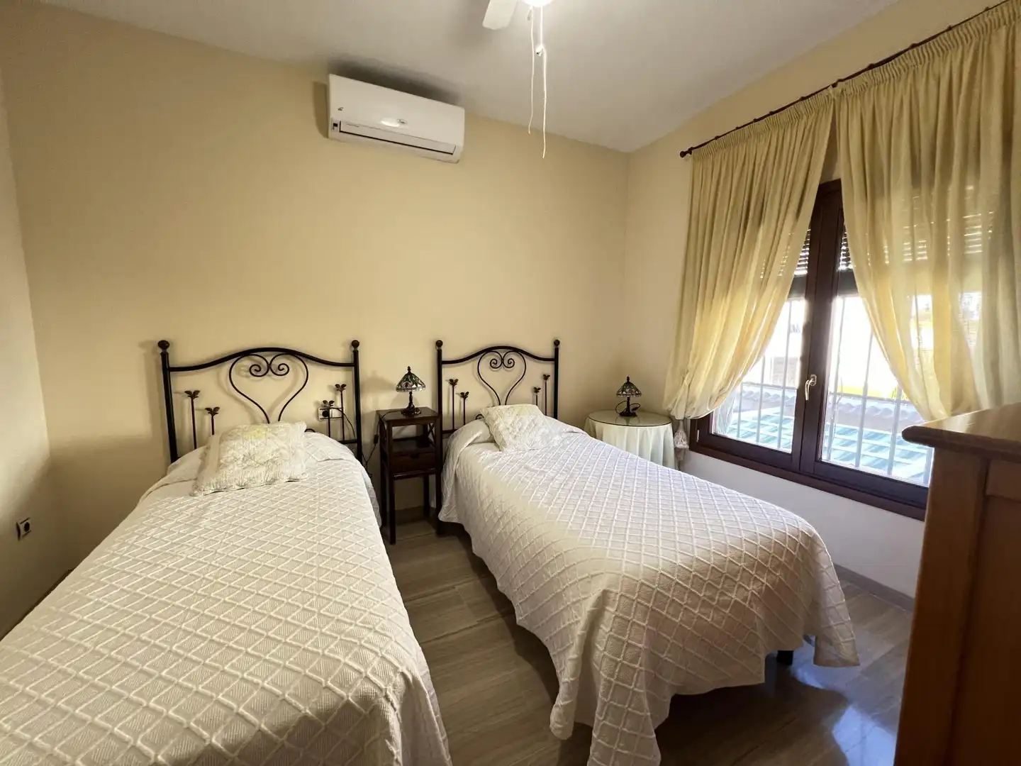 Dormitori de Casa o xalet en venda en Antequera amb Aire condicionat, Calefacció i Jardí privat