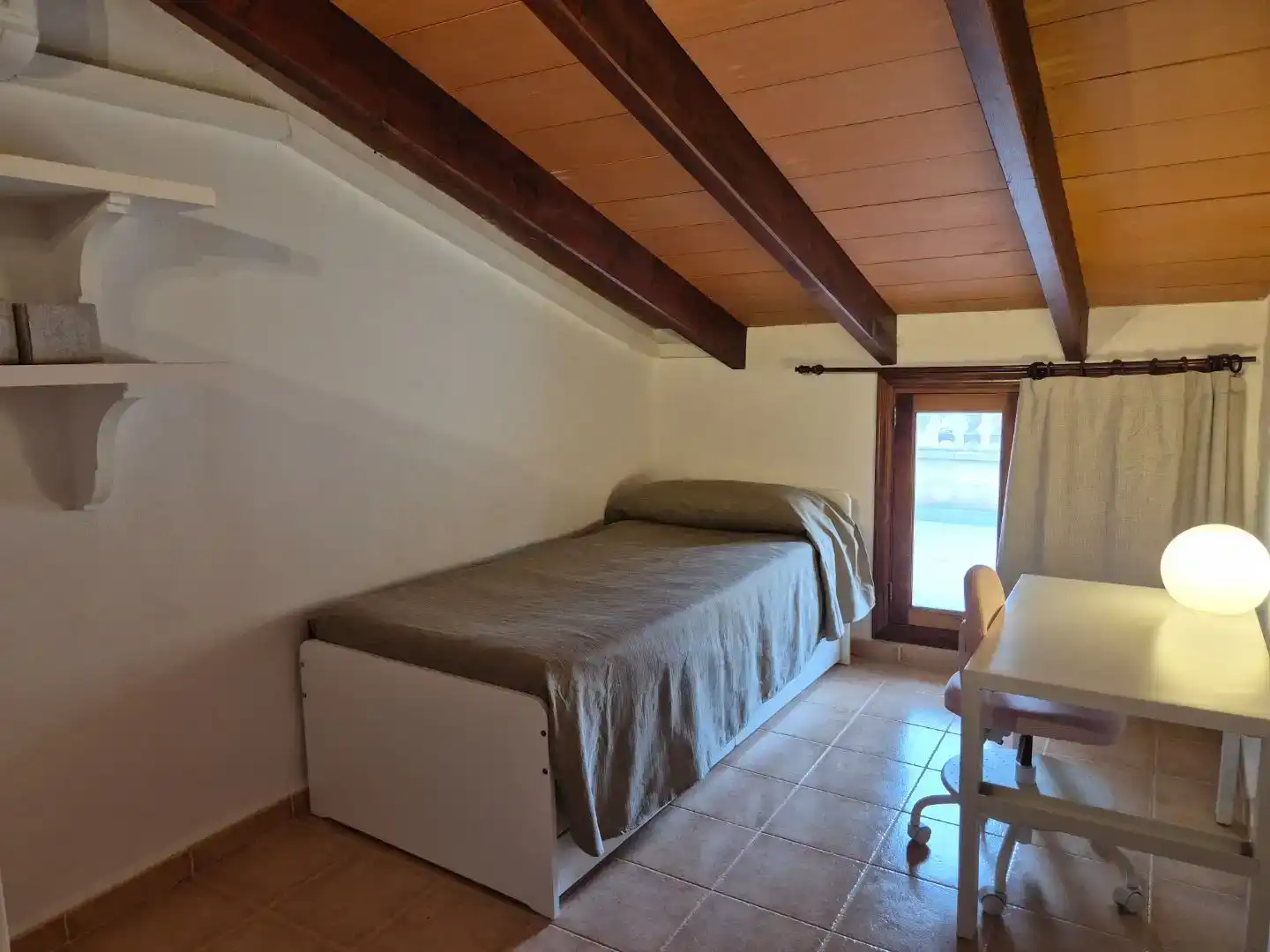 Dormitori de Casa adosada de lloguer en Ariany amb Aire condicionat, Jardí privat i Traster
