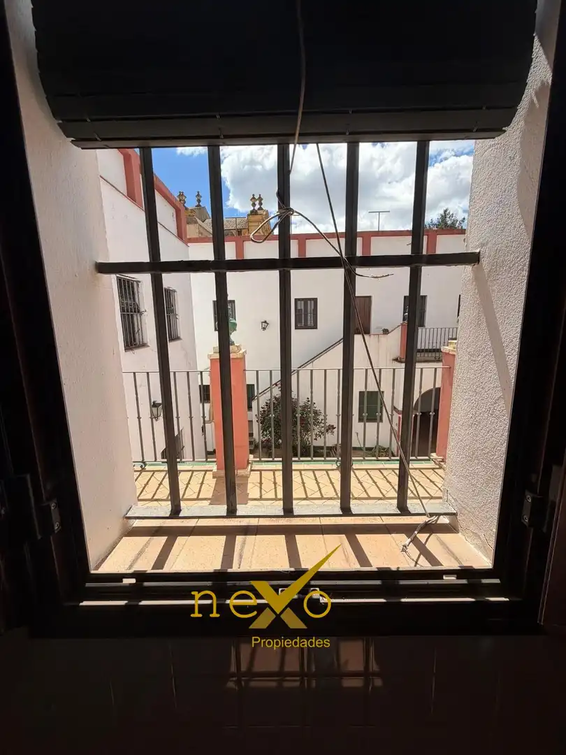 Vista exterior de Piso en venta en Carmona