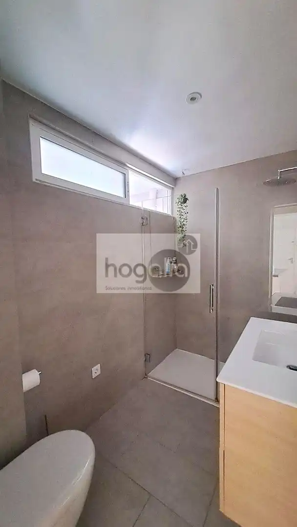 Baño de Piso de alquiler en Sevilla con Aire acondicionado, Amueblado y Balcón
