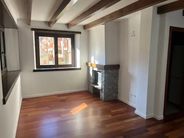 Sala de estar de Apartamento en venta en Esterri d'Àneu con Calefacción, Parquet y Trastero