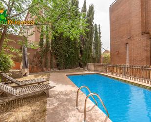 Piscina de Casa o xalet en venda en  Granada Capital amb Aire condicionat, Jardí privat i Terrassa
