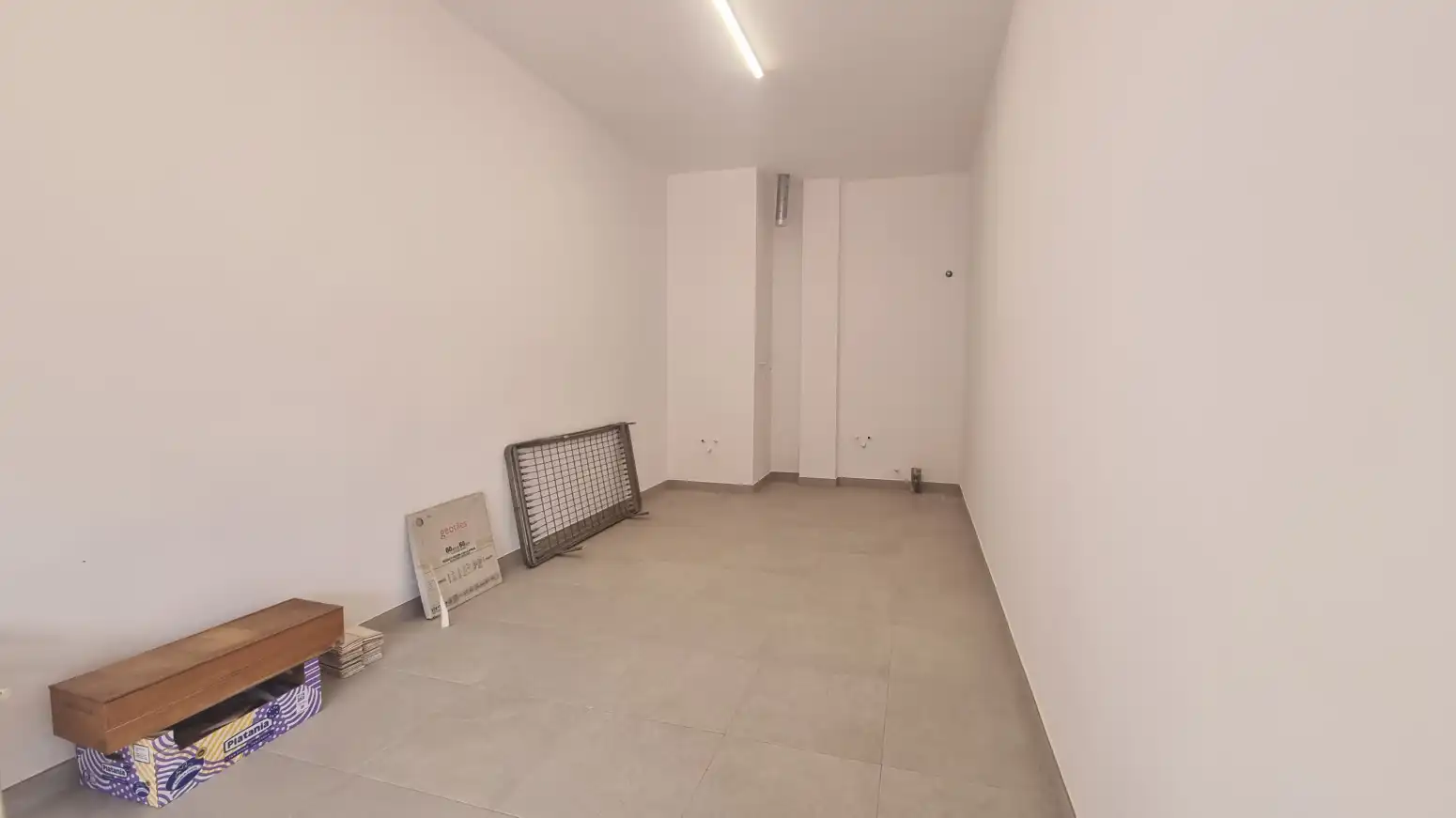 Local de alquiler en Vila-real - Calle Jaume Roig, Piscinas