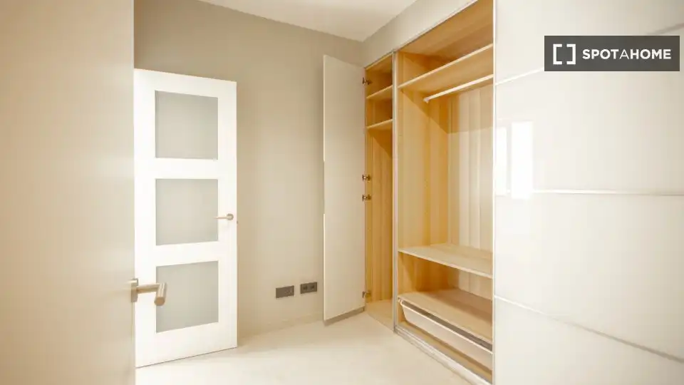 Dormitori de Apartament per a compartir en Las Palmas de Gran Canaria amb Aire condicionat, Terrassa i Moblat