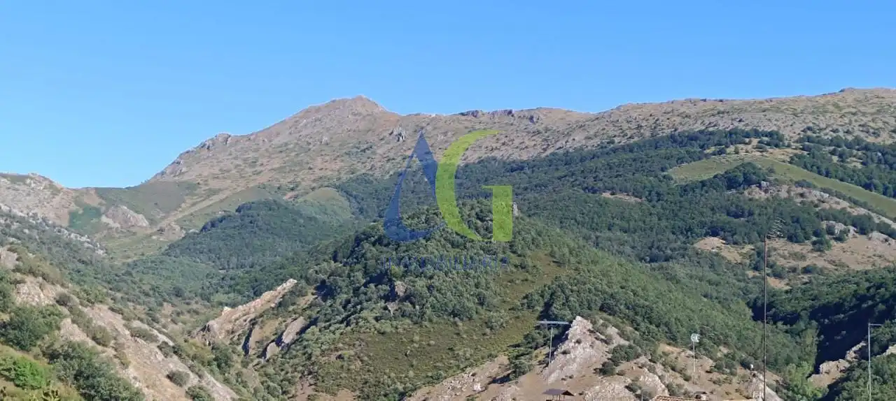 Casa o chalet en venta en Cistierna con Jardín privado, Parquet y Terraza