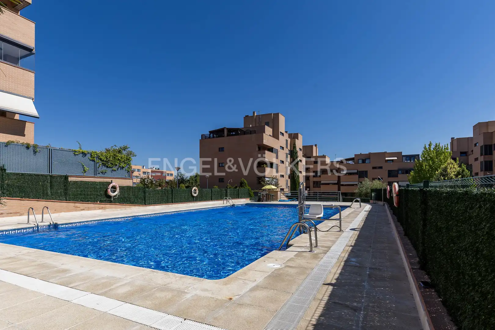 Piscina de Piso en venta en San Sebastián de los Reyes con Aire acondicionado, Calefacción y Jardín privado