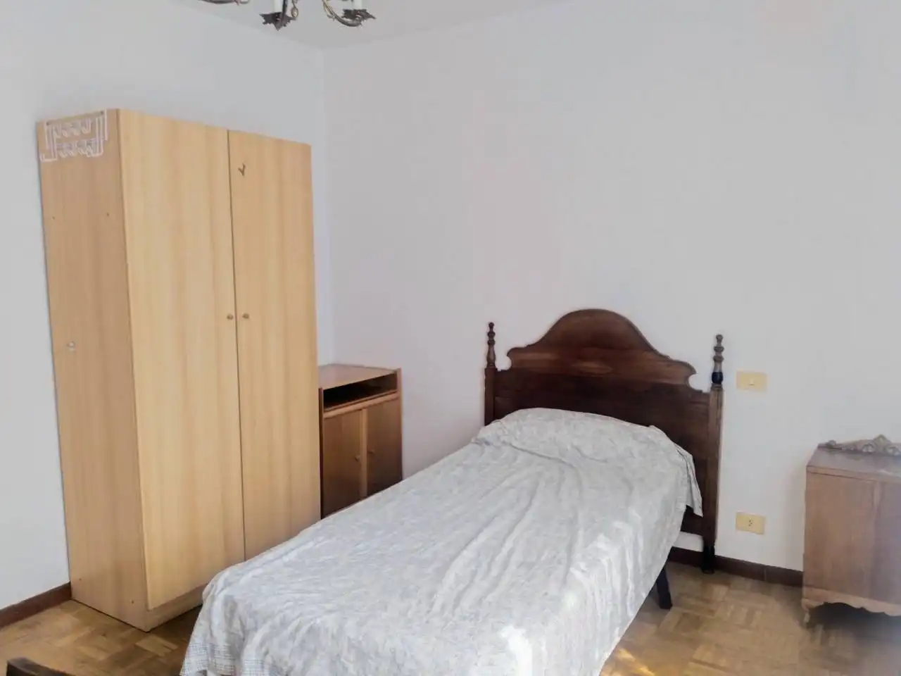 Bedroom of Flat for rent in Burgos  with Heating, Parquet flooring and Terrace