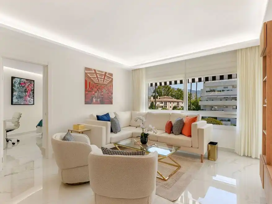 Apartament amb piscina en venda a Nueva Andalucía, imagen 3