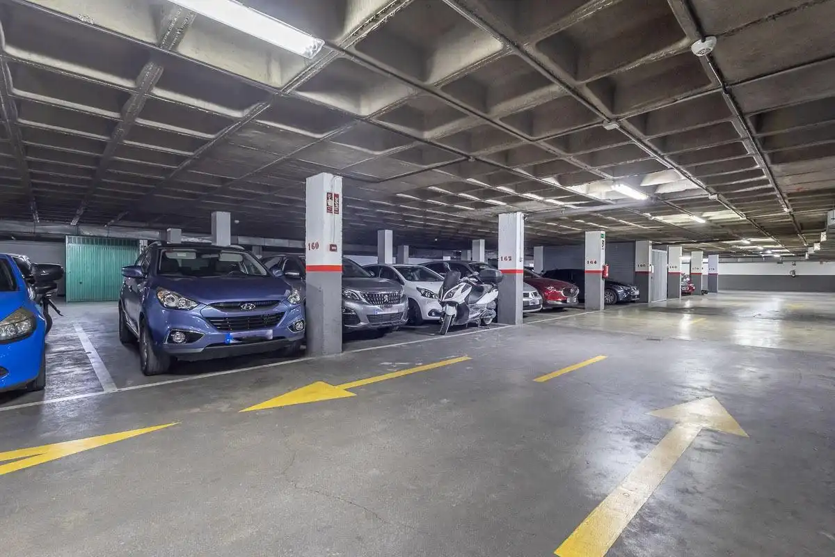 Parkplatz von Wohnung zum Verkauf in Beiro