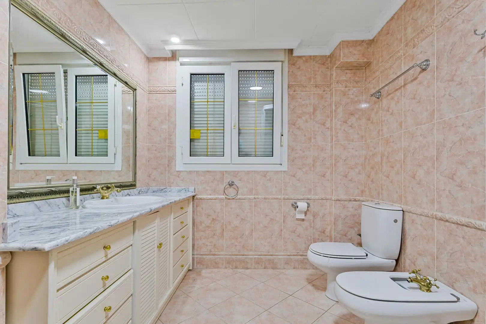 Bathroom of Attic for sale in Marbella  with Terrace