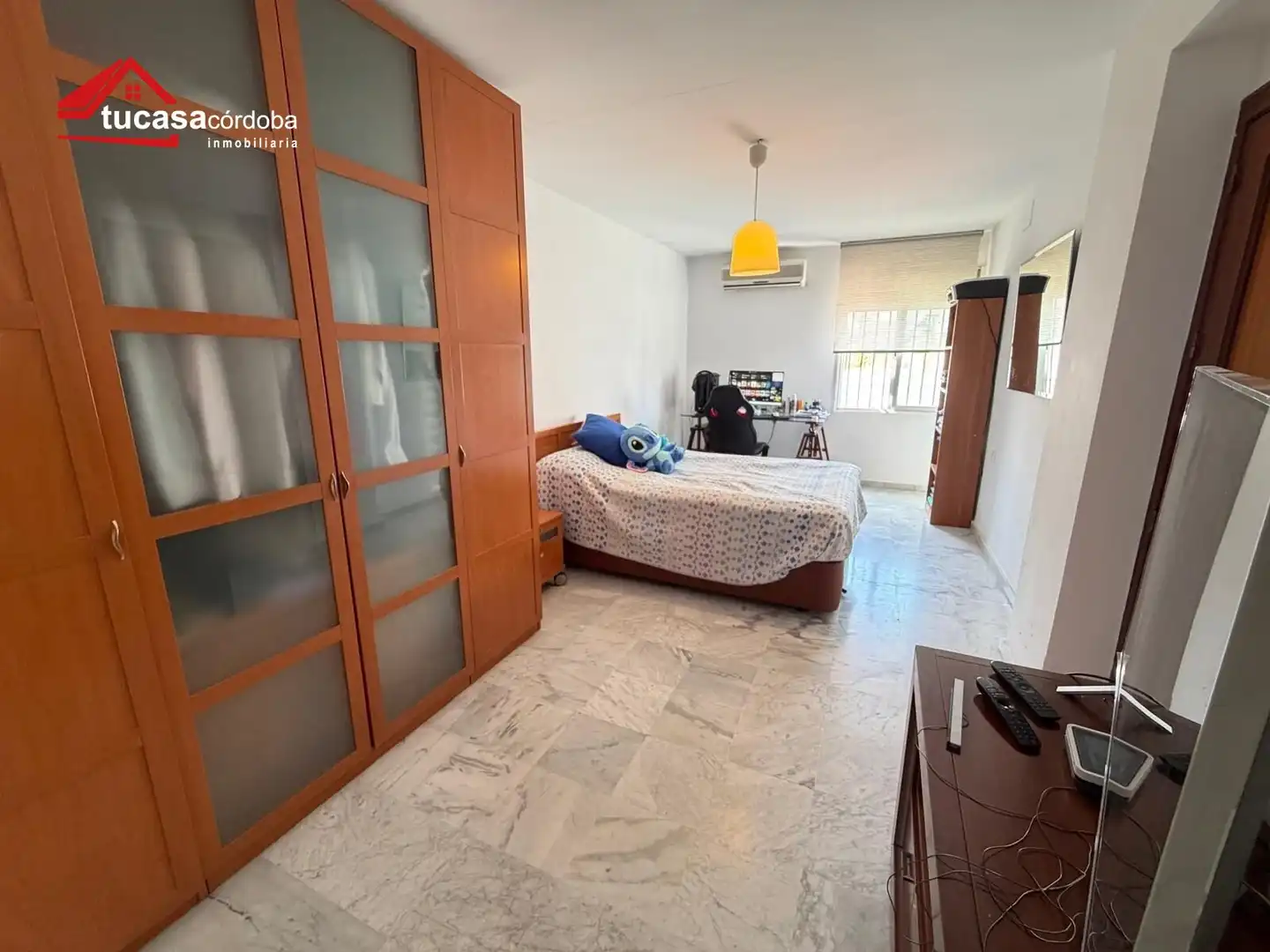 Dormitori de Casa adosada en venda en Córdoba amb Aire condicionat i Terrassa