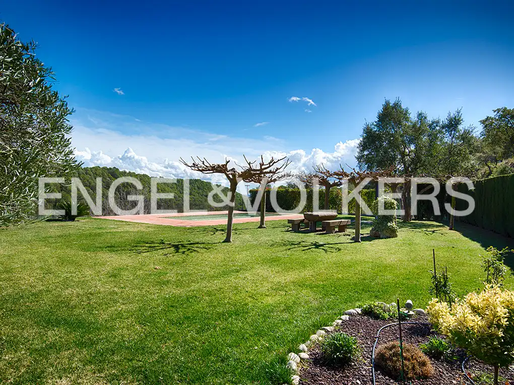 Country homes for sale in Lladó