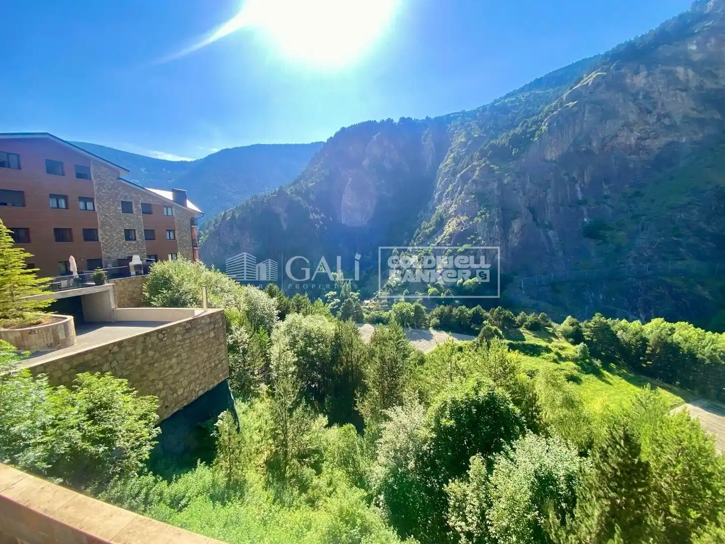 Vista exterior de Planta baja de alquiler en Canillo con Calefacción, Terraza y Trastero