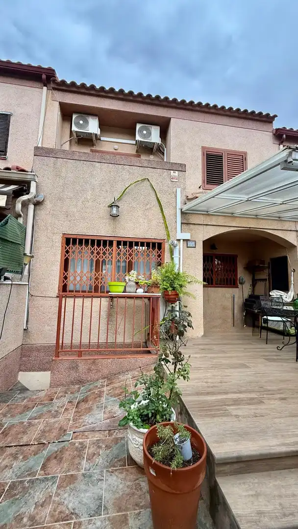 Casa a schiera in vendita a Carrer RIERA, imagen 2