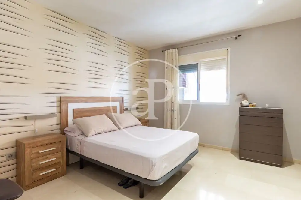 Piso en venta en Avinguda Cardenal Vicent Enrique I Tarancó, Piscinas