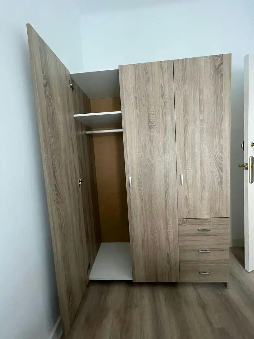 Bedroom of Flat for share in Barcelona  with Heating and Washing machine