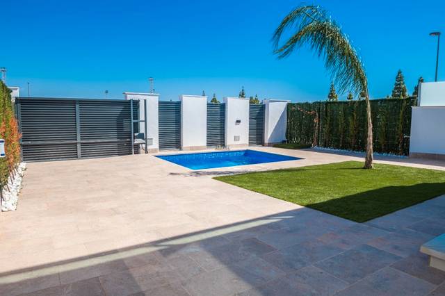 Casa-chalet en Venta en Calle Infanta Leonor en Las Lomas de Rame - Bahía Bella