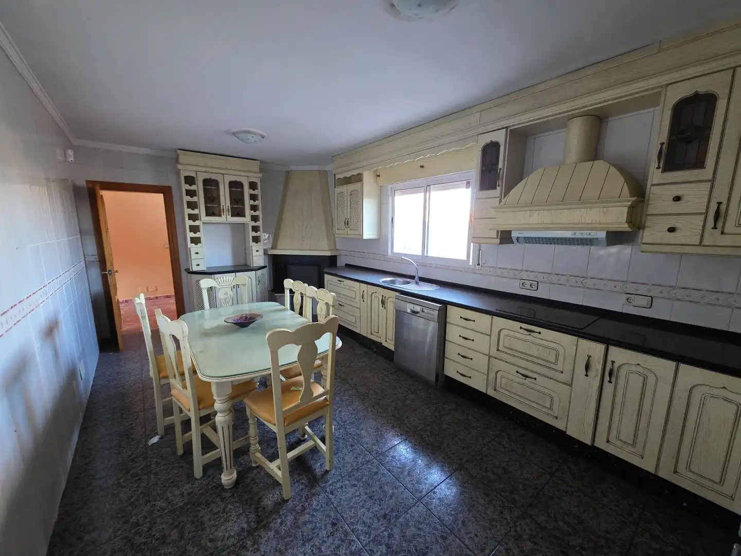 Cuina de Casa o xalet en venda en Alhaurín de la Torre amb Aire condicionat, Calefacció i Jardí privat
