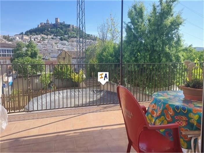 Vista exterior de Casa adosada en venda en Alcalá la Real amb Aire condicionat, Terrassa i Piscina