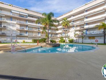 Mini appartamento con piscina in vendita a Avinguda Port Canigó
