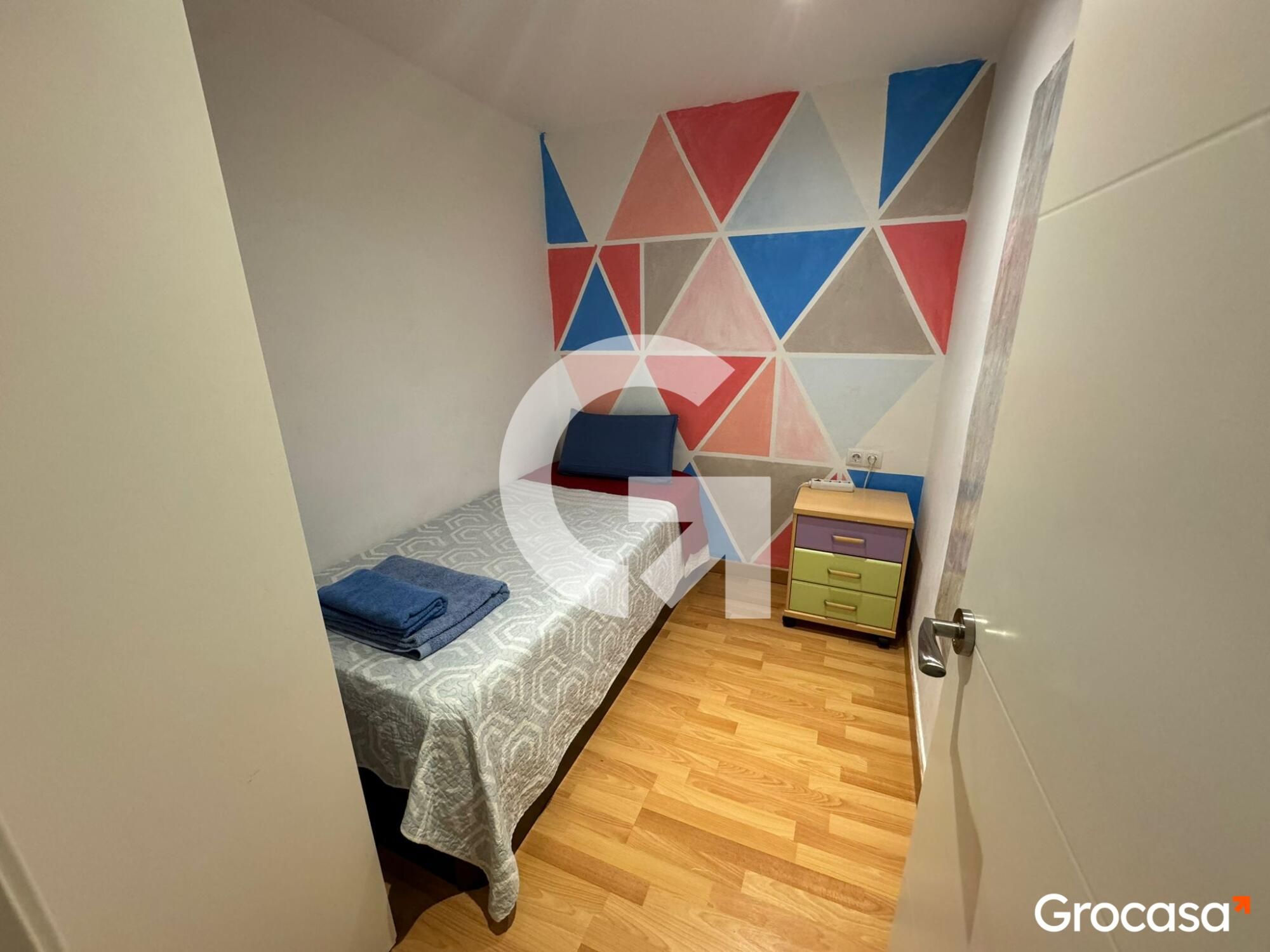 Bedroom of Flat for sale in L'Hospitalet de Llobregat  with Air Conditioner and Oven