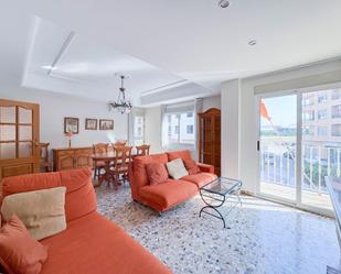 Sala d'estar de Pis de lloguer en La Pobla de Vallbona amb Aire condicionat, Terrassa i Balcó