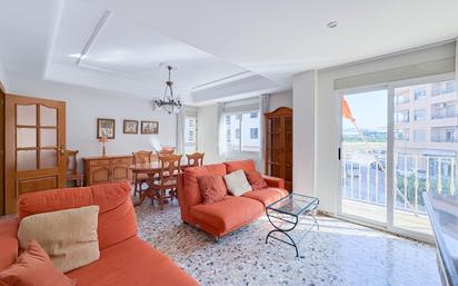 Wohnzimmer von Wohnung miete in La Pobla de Vallbona mit Klimaanlage, Terrasse und Balkon