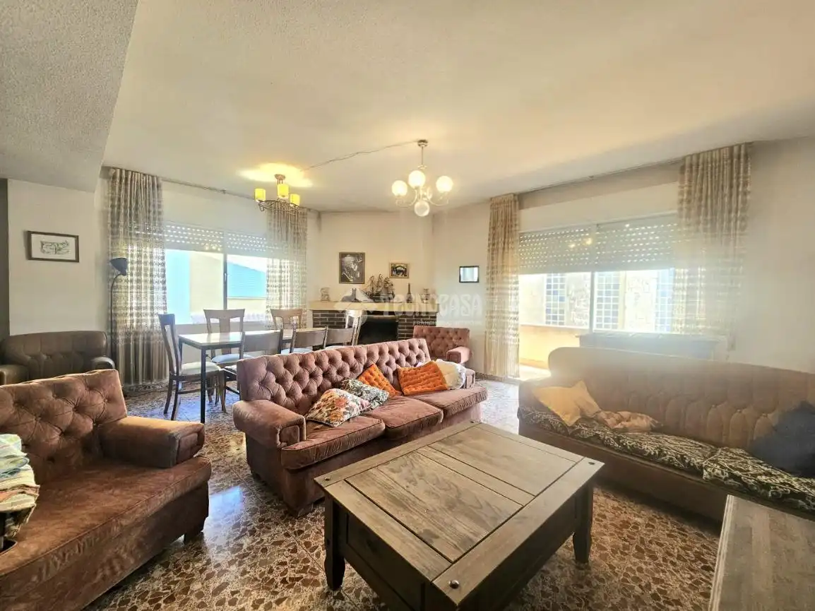 Sala de estar de Casa adosada en venta en El Tiemblo 