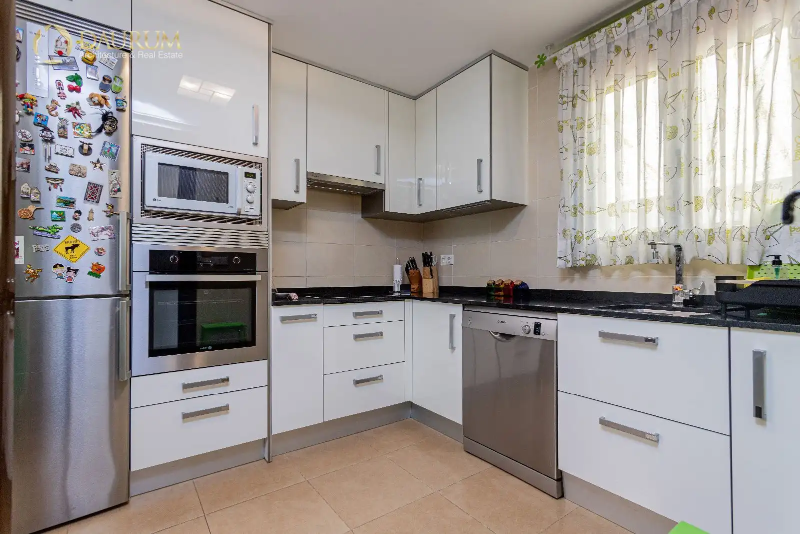 Cocina de Casa adosada en venta en Meco con Aire acondicionado, Calefacción y Jardín privado