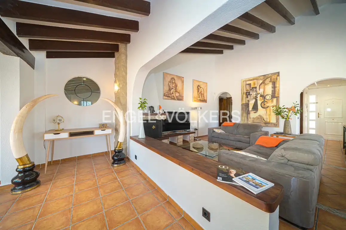 Sala de estar de Casa o chalet en venta en La Nucia con Aire acondicionado, Jardín privado y Piscina