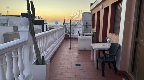 ¡Oportunidad de inversión única en Tarifa: Hostal en funcionamiento a un paso de la playa!
