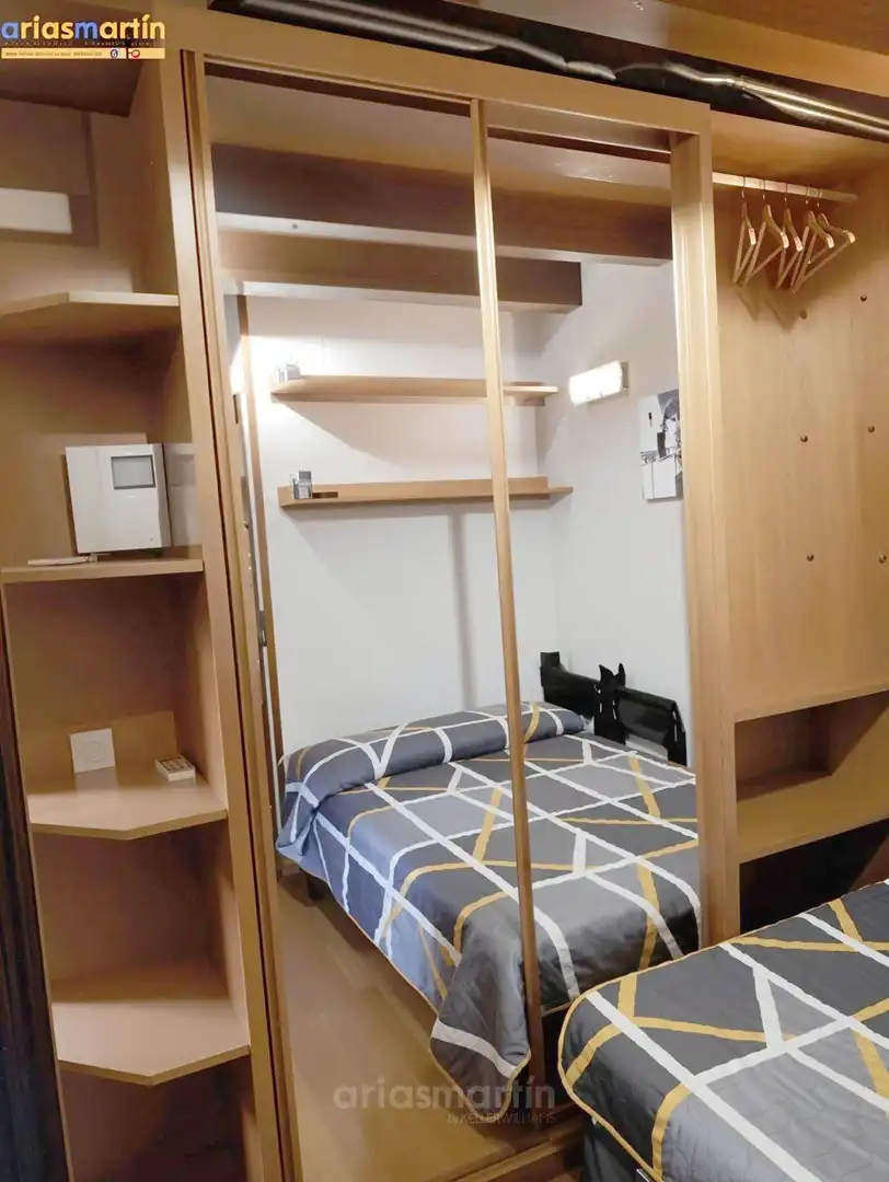 Bedroom of Flat for sale in Salamanca  with Air Conditioner, Heating and Furnished