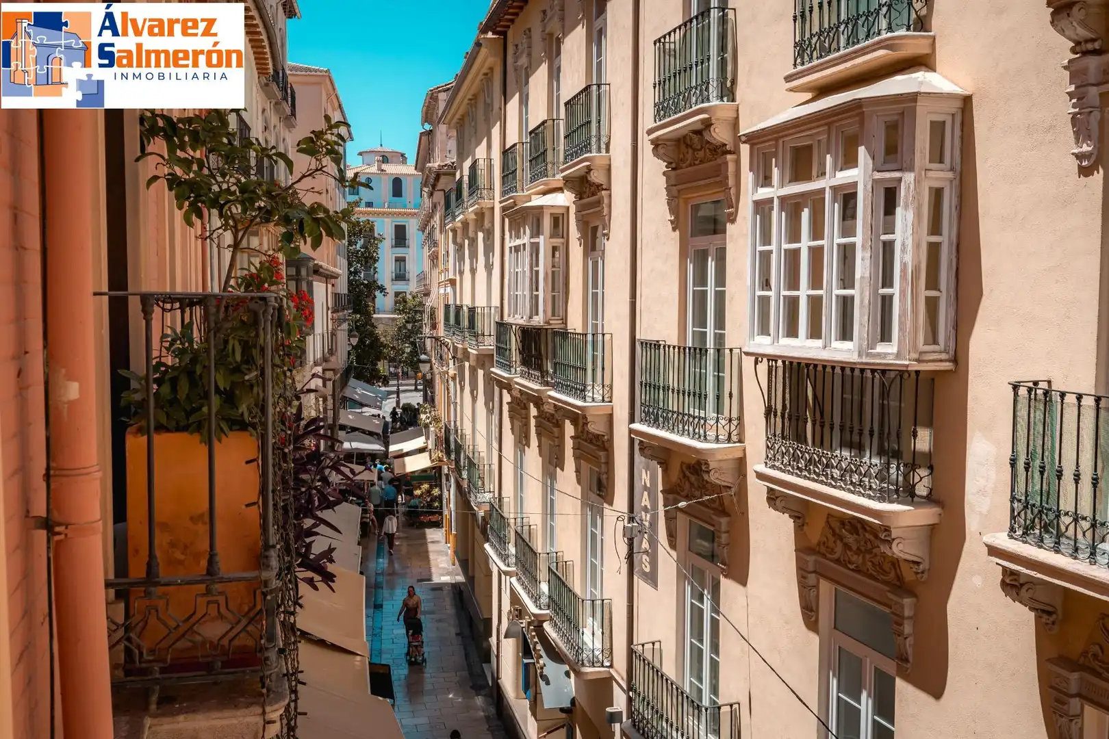 Vista exterior de Pis en venda en Granada