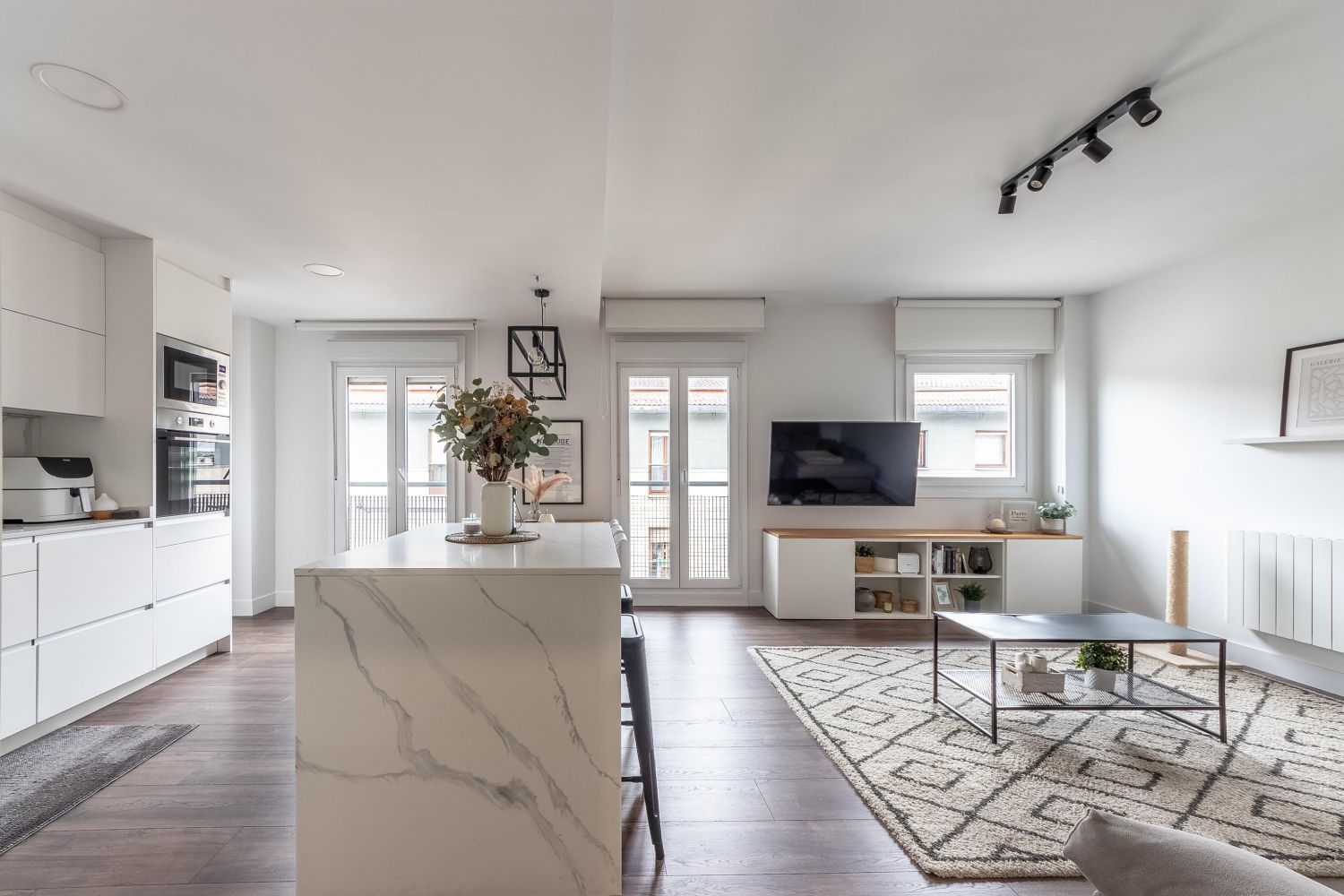 Sala d'estar de Pis en venda en Bilbao  amb Calefacció, Parquet i Traster