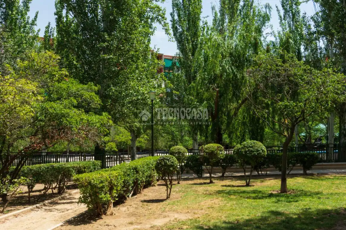 Jardín de Garaje en venta en Zaragoza