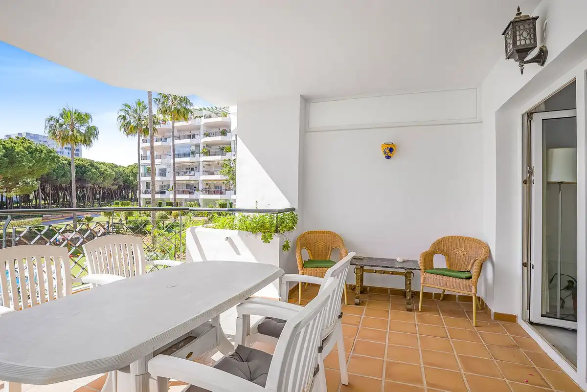 Apartament amb piscina en venda a Calahonda, imagen 3