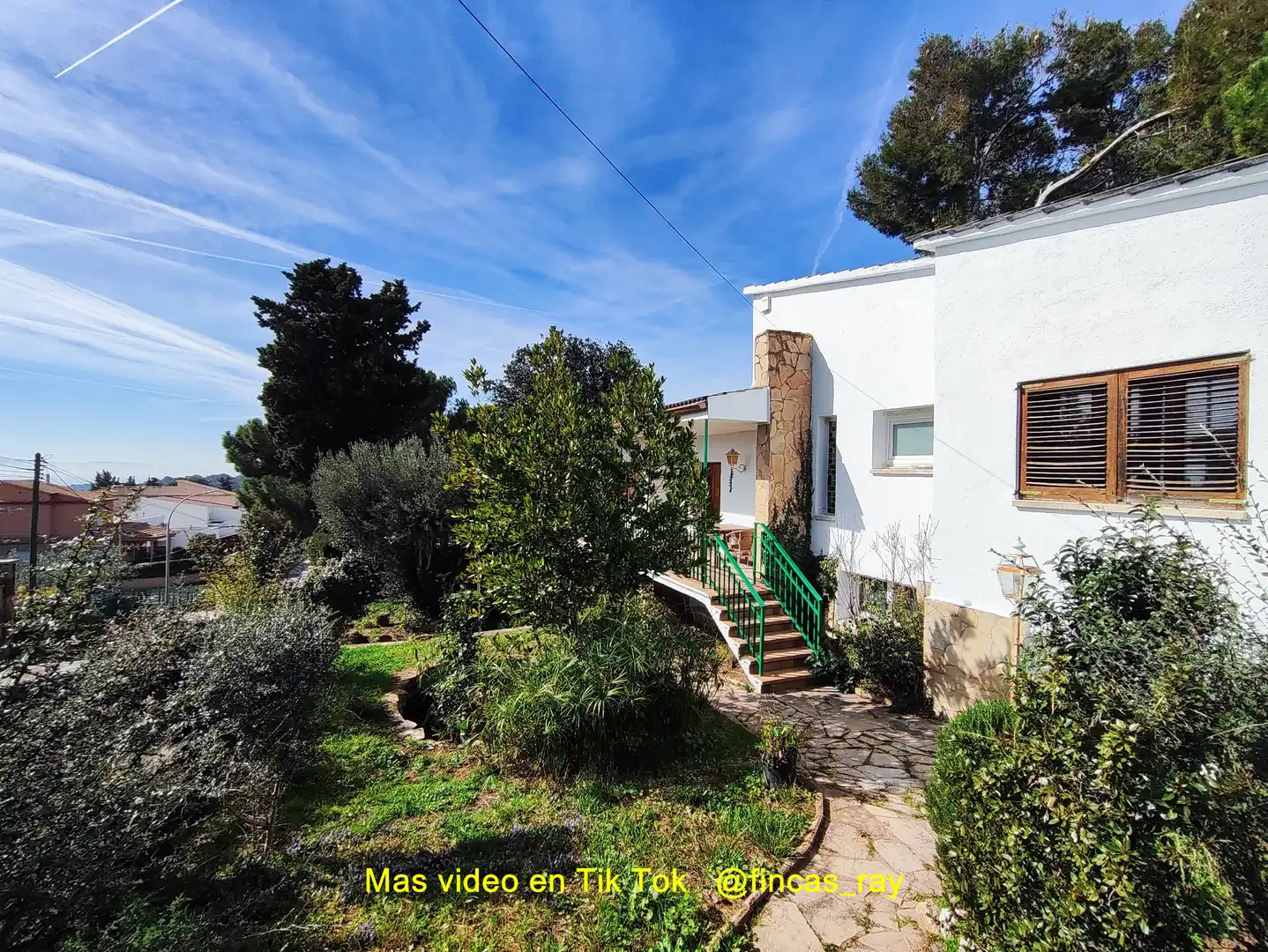 Vista exterior de Casa o xalet en venda en Caldes de Montbui amb Aire condicionat, Calefacció i Jardí privat